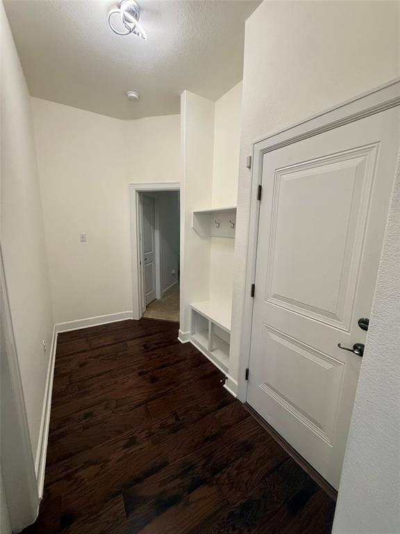 Building Photo - 404 Highland Horizon