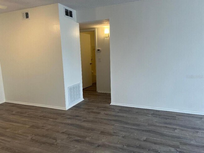 Building Photo - 2429 Ecuadorian Way