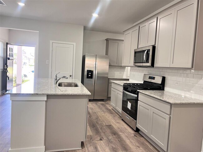 Building Photo - 7870 Alset Dr