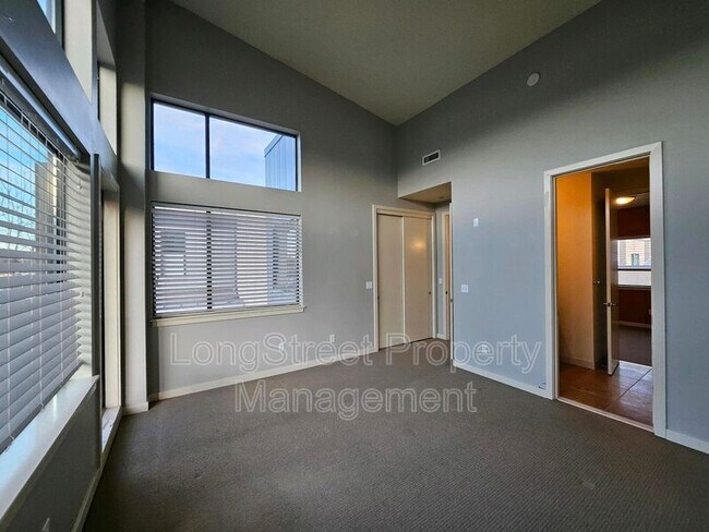 Building Photo - 2176 NW 16th Ave