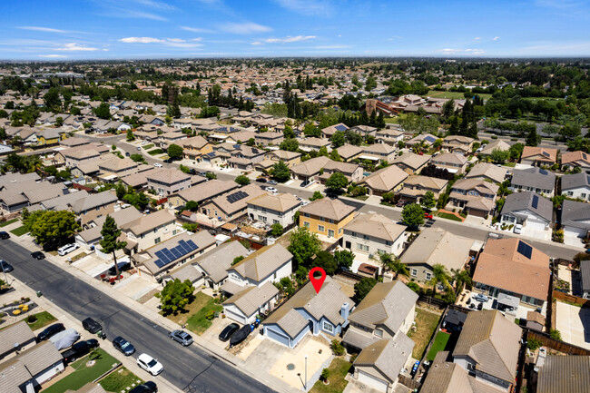 Building Photo - 8753 Redwood Grove Way