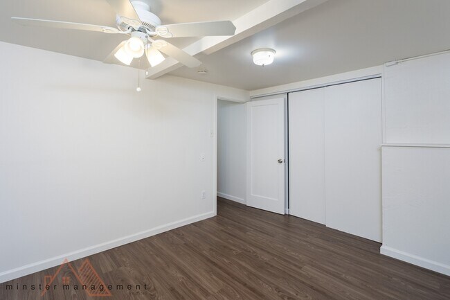 Building Photo - 2133 Metcalf St