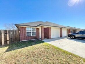 Building Photo - 1408 Van Zanten Ct