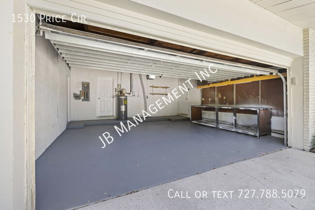 Building Photo - 1530 Price Cir