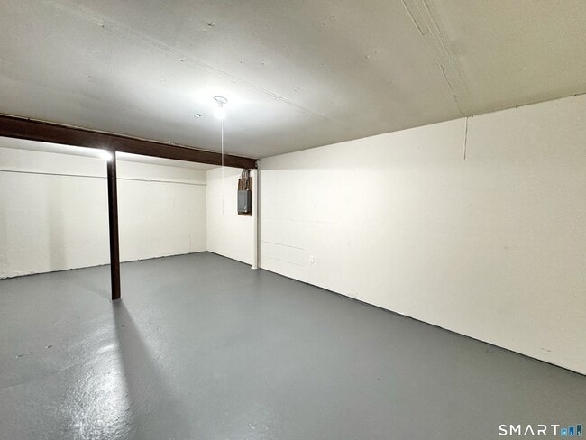 Building Photo - 24 Ferris Ave