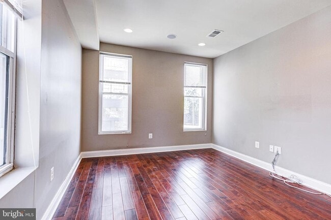 Building Photo - 2408 Hudson St