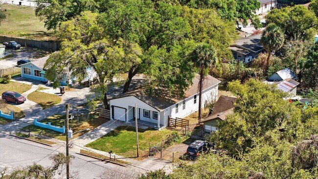 Building Photo - 722 22nd St
