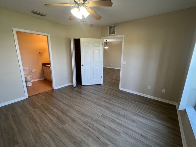 Building Photo - 2160 Heron Lake Dr