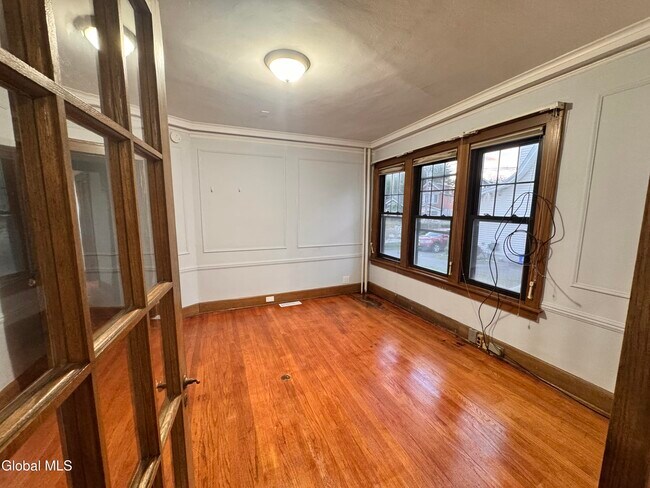 Building Photo - 405 Manning Blvd
