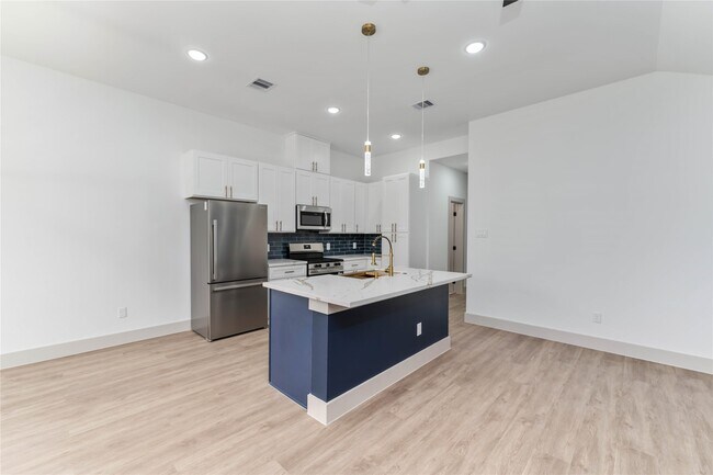 Building Photo - 9005 Nyssa St