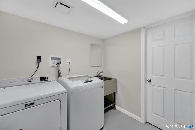 Building Photo - 23 Bancroft Rd