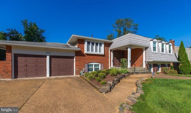 Building Photo - 1208 Forestwood Dr