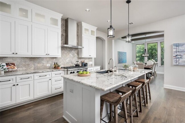 Building Photo - 16121 Golden Top Dr