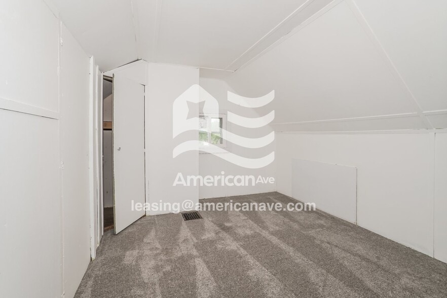 Building Photo - 247 27th St NW