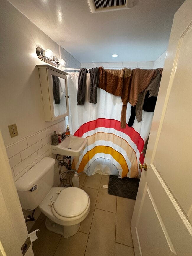 Building Photo - 27 Glenville Ave