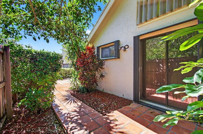 Building Photo - 7745 Stanway Pl