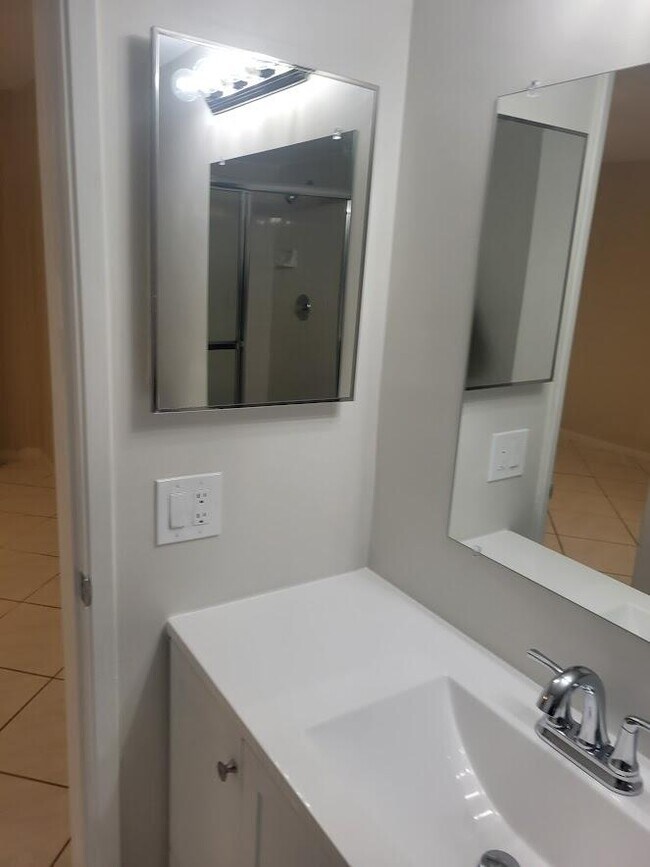 Building Photo - 7301 Amberly Ln