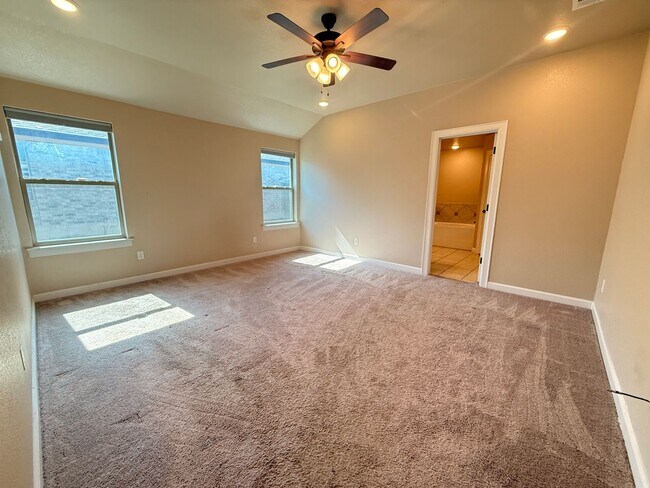 Building Photo - 4-Bedroom House for Rent in Copperas Cove