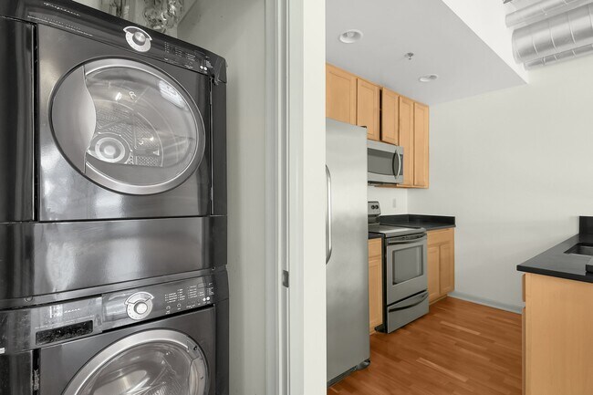 Building Photo - 221 N Front St