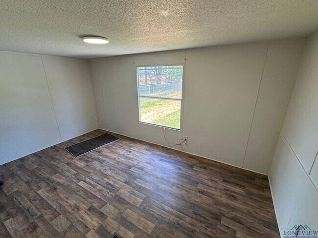 Building Photo - 268 Joy Ln