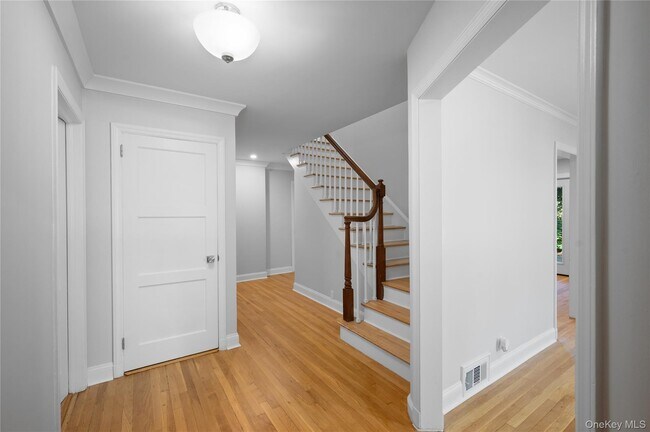 Building Photo - 19 Bonnie Way
