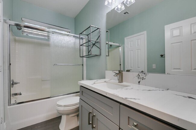 Building Photo - 10002 Long Barrow Ct