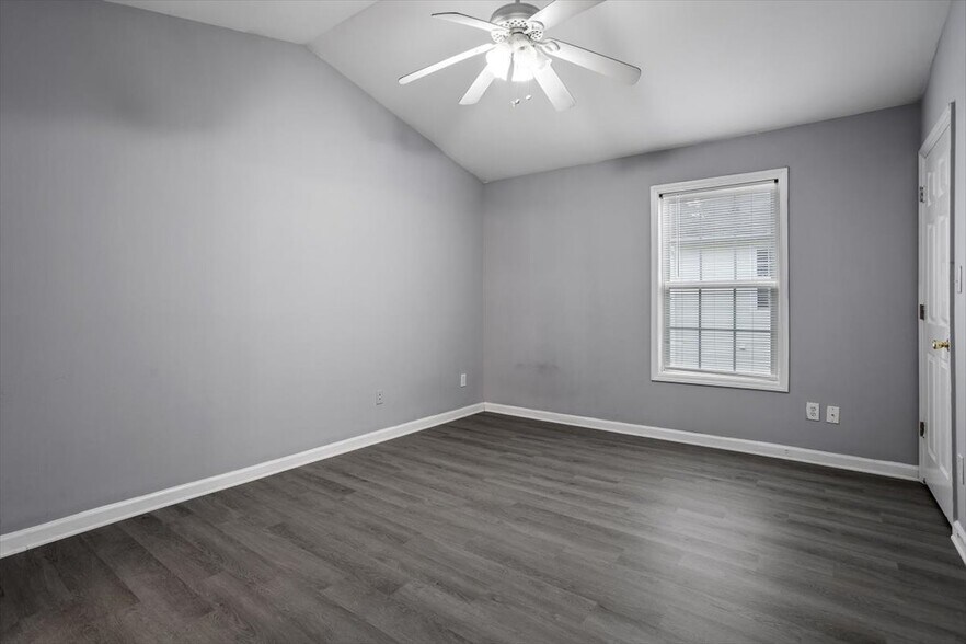 Building Photo - 17 Cheltenham Dr