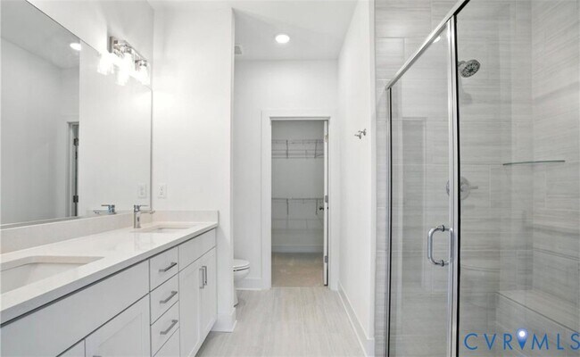 Building Photo - 6900 Sunrise Oasis Ln