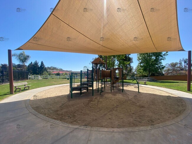 Building Photo - Updated 3BD/2BA with Air Conditioning