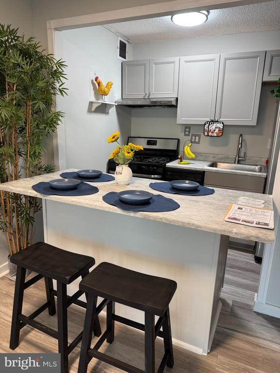 Building Photo - 2500 N Van Dorn St