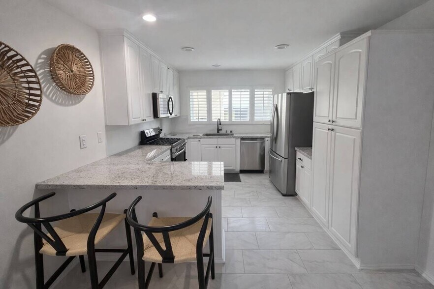 Building Photo - 11120 Queensland St