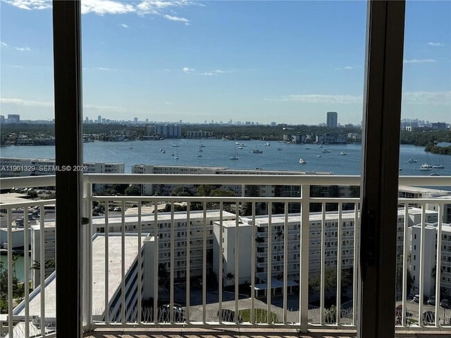 Building Photo - 18041 Biscayne Blvd