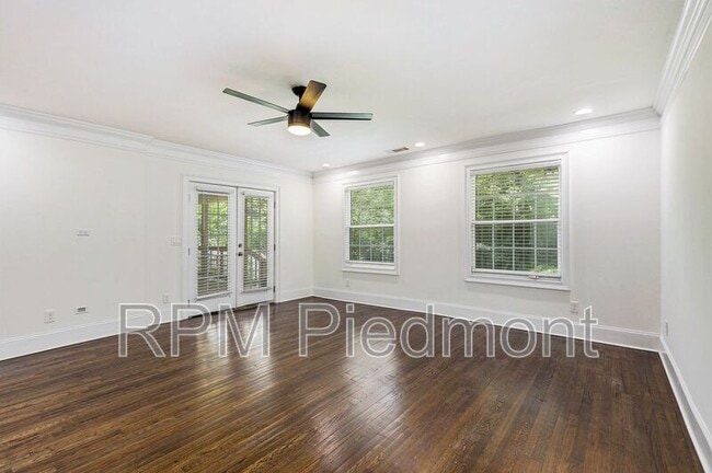 Building Photo - 1355 Westview Dr SW