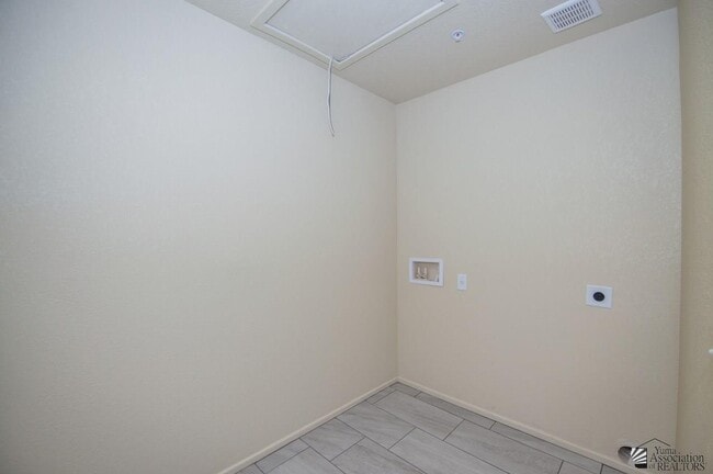 Building Photo - 7387 E 39th St