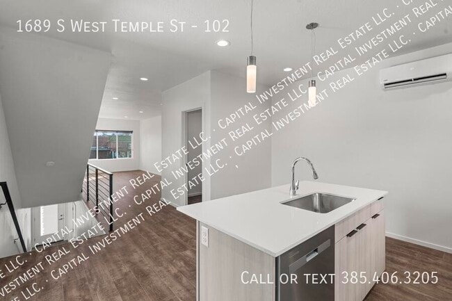 Building Photo - 1689 S W Temple St