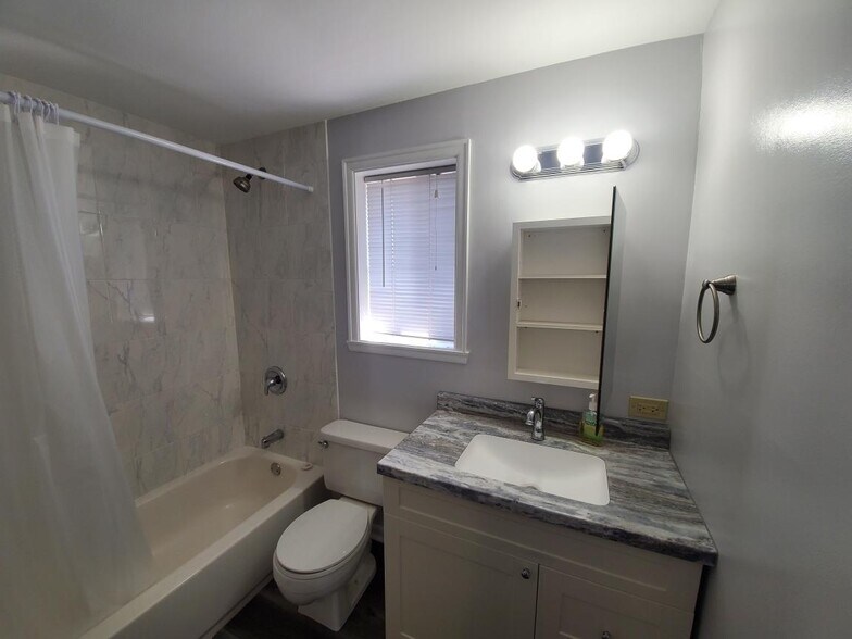 Building Photo - 1117 Quanset Ct