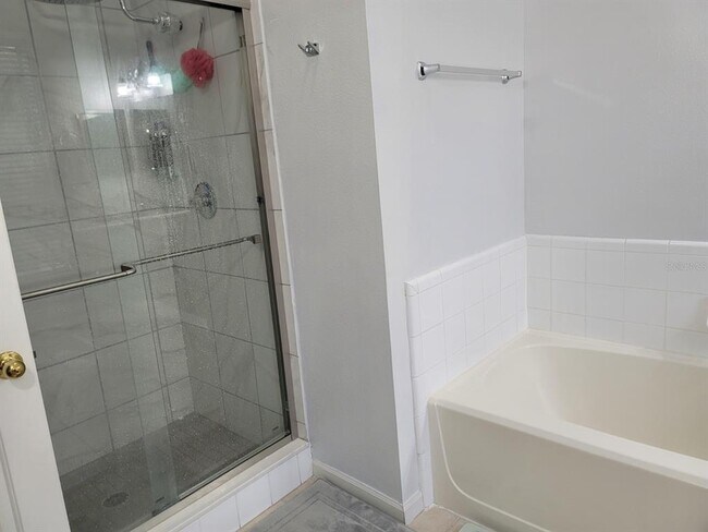 Building Photo - 265 Goldenrain Dr