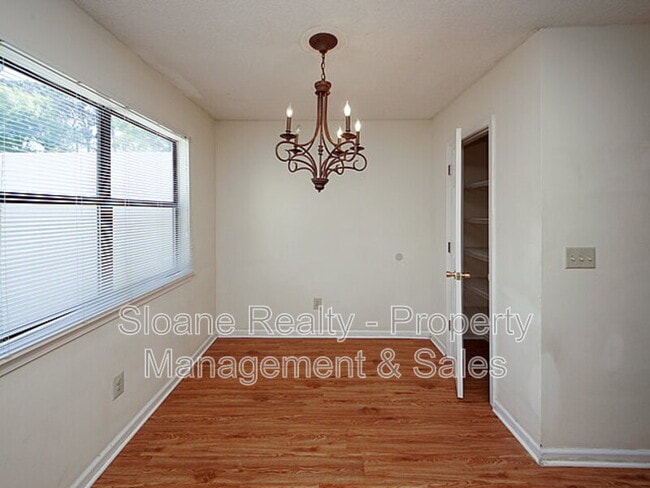 Building Photo - 1408 D Camp Rd