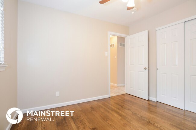 Building Photo - 1290 Aspen Dr