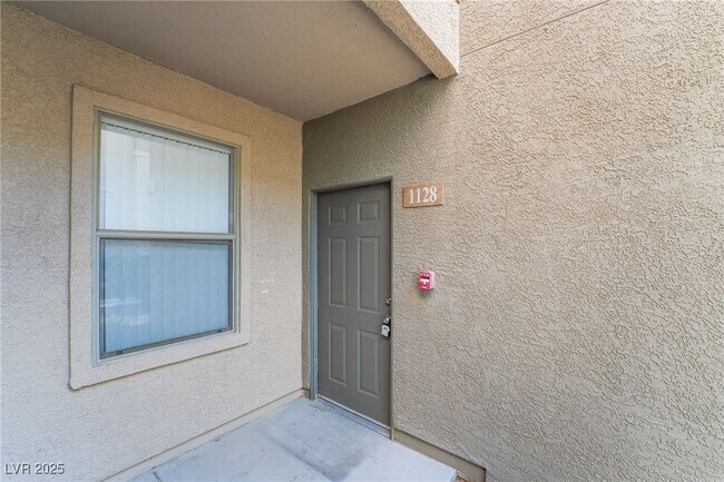 Primary Photo - 8000 W Badura Ave