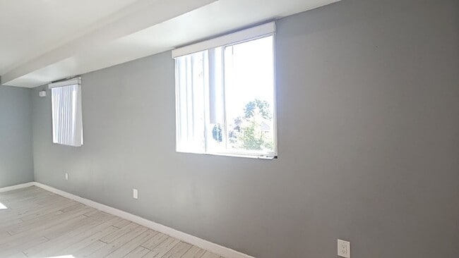 Building Photo - 32(839)