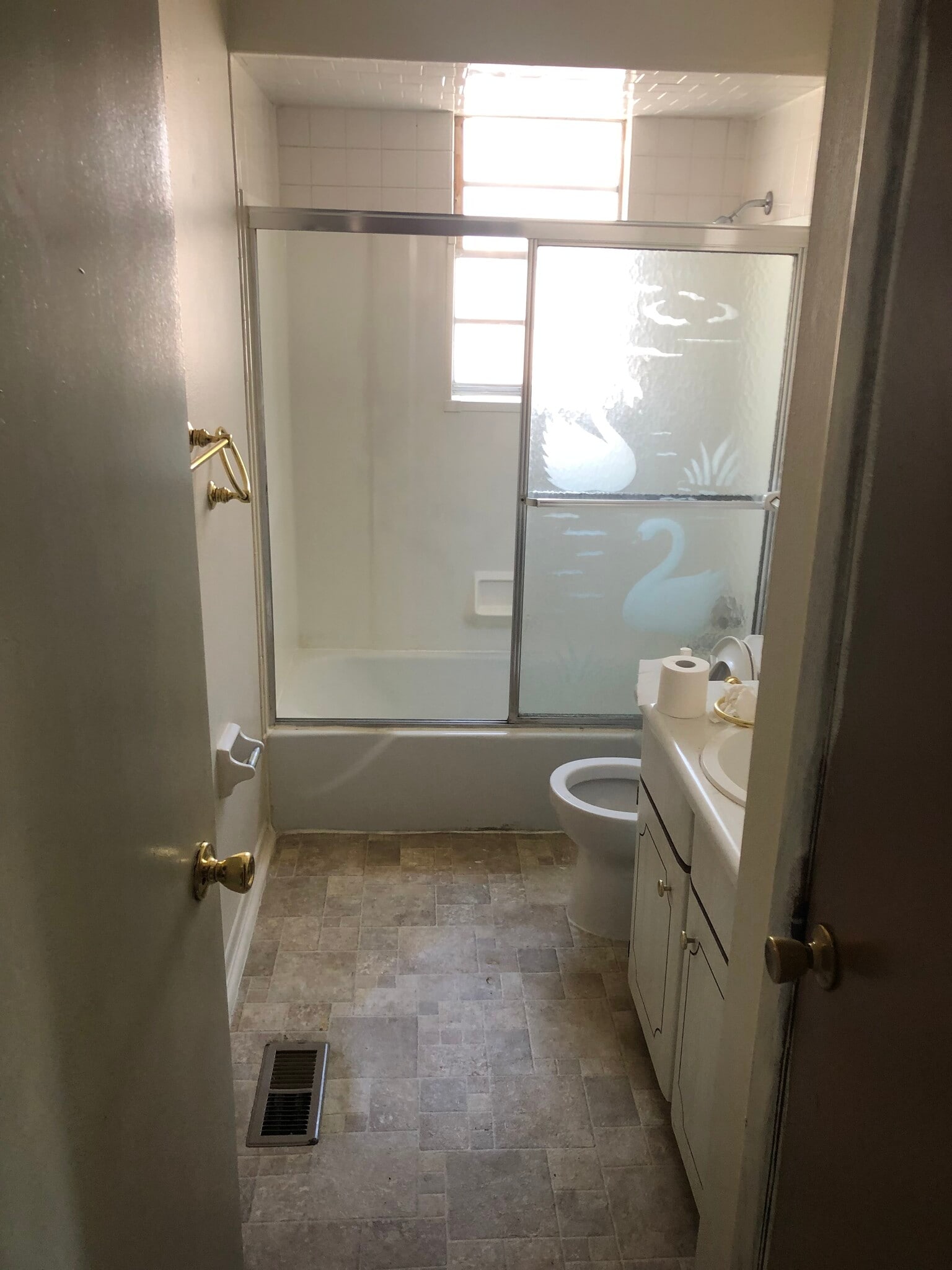 Building Photo - 4002 Esseldale Dr