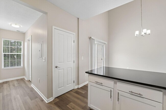 Building Photo - 2033 River Rock Way