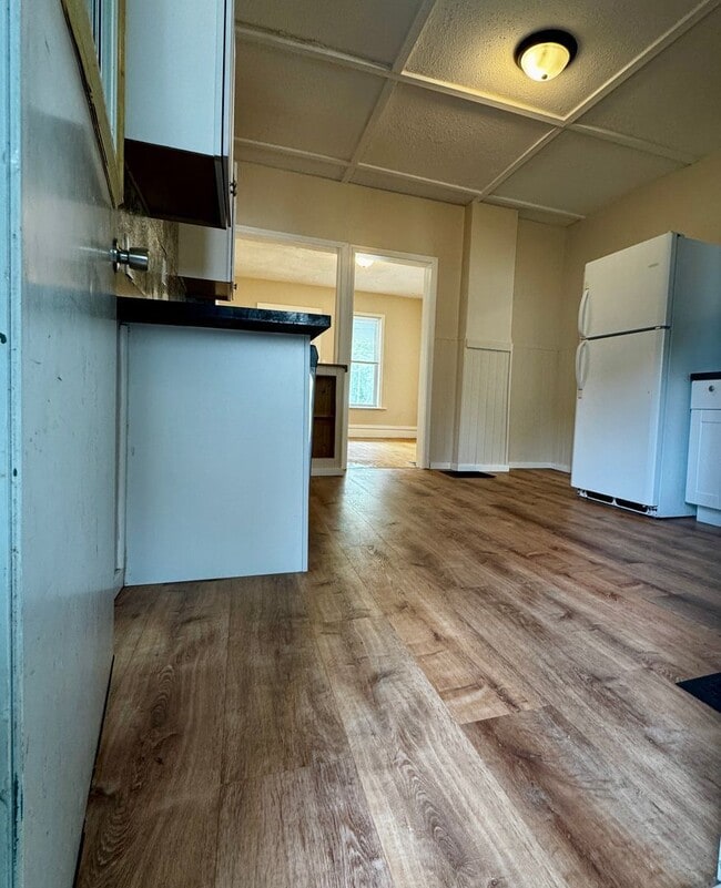 Building Photo - 2550 Crozier Ave