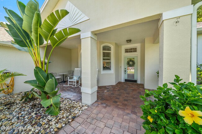 Building Photo - 3828 S Tropical Trail