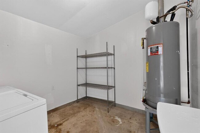 Building Photo - 4711 Alf Ave