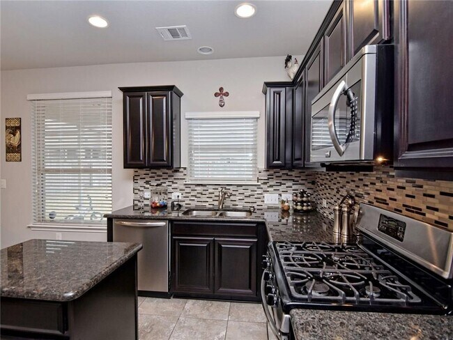 Building Photo - 112 Cypress Bend Ct