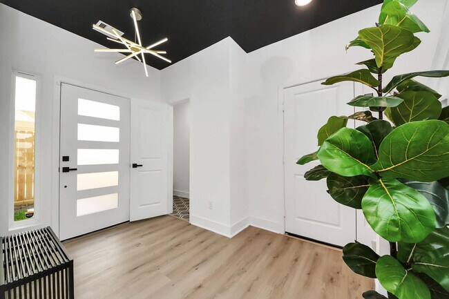 Building Photo - 3620 Du Bois St