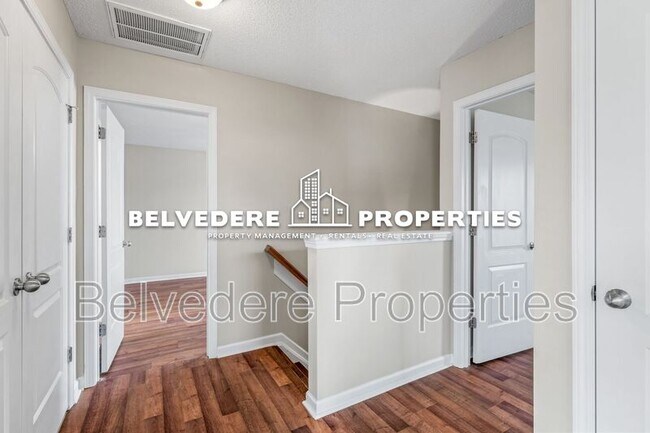 Building Photo - 1434 Waverly St