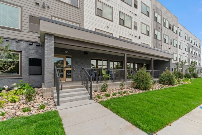 Building Photo - 5240 Apts